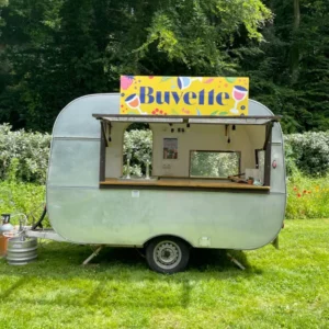 Caravane buvette vintage – 2 tireuses à bière